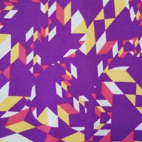 🆕 LuLaRoe Leggings Tall & Curvy Purple Print NWOT - Picture 2 of 4